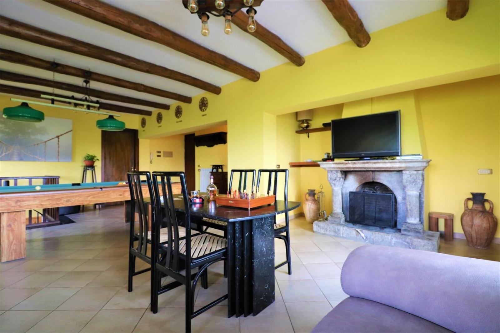 Privata Con Piscina E Biliardo Villa *