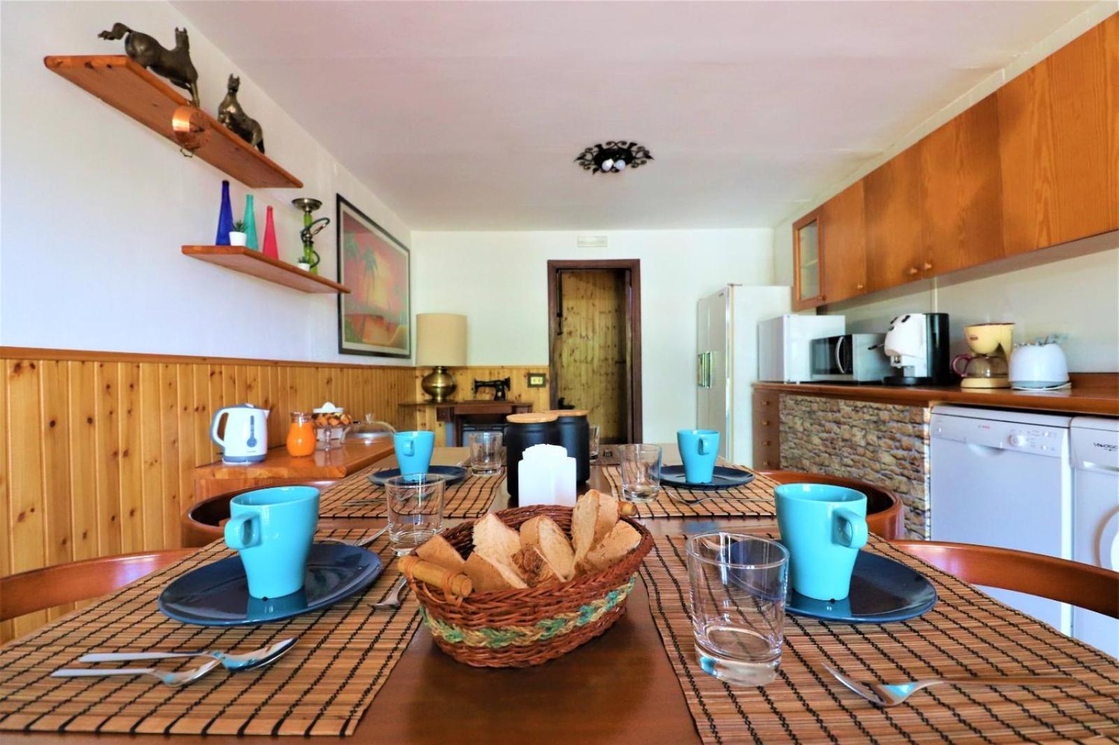 Privata Con Piscina E Biliardo *