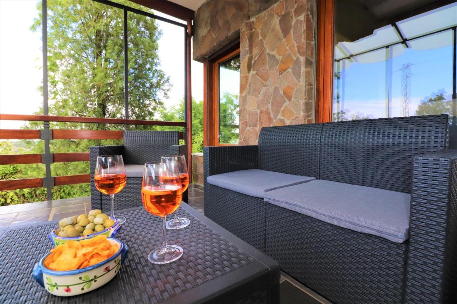 Privata Con Piscina E Biliardo Villa *
