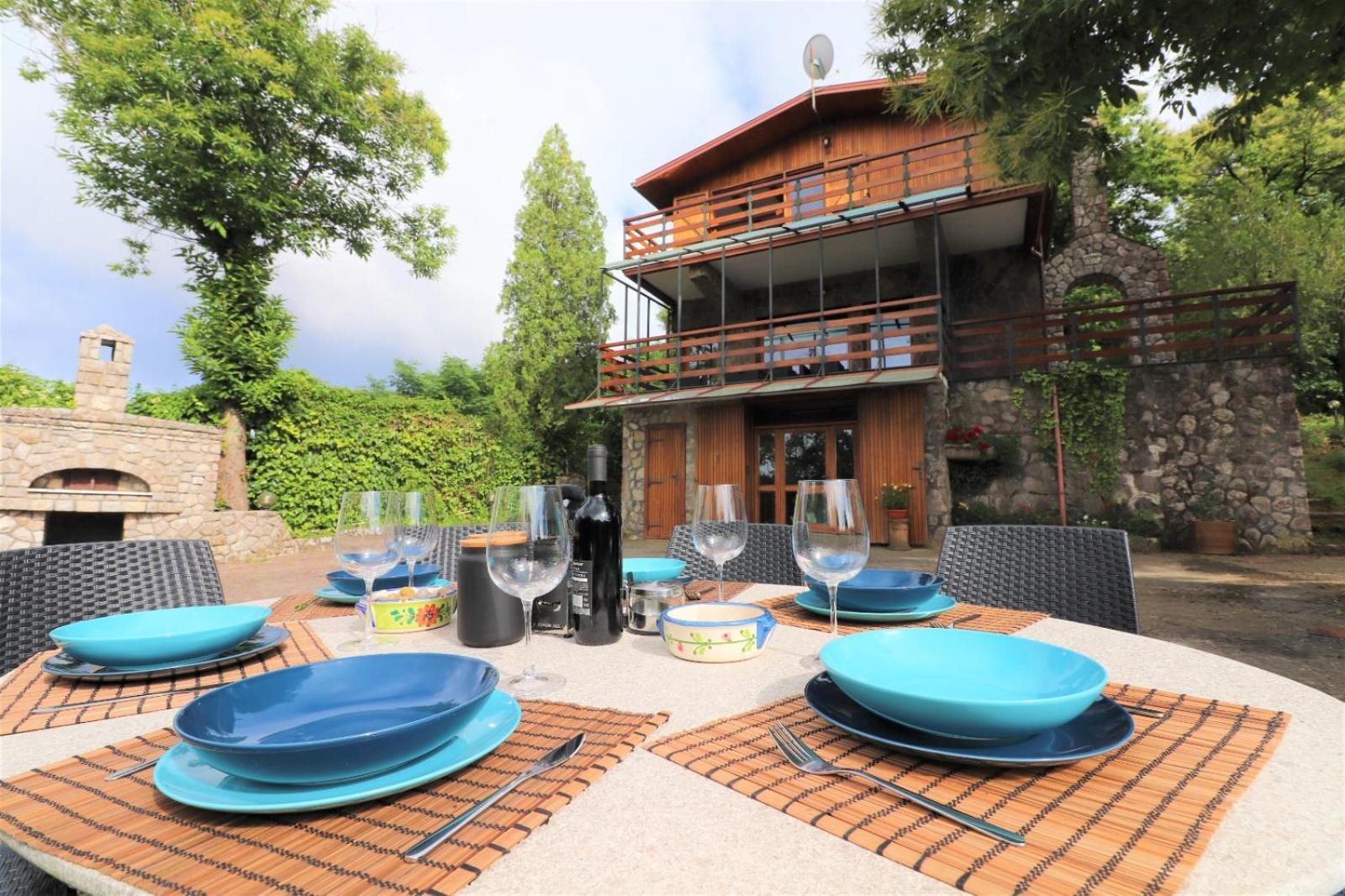 Privata Con Piscina E Biliardo *
