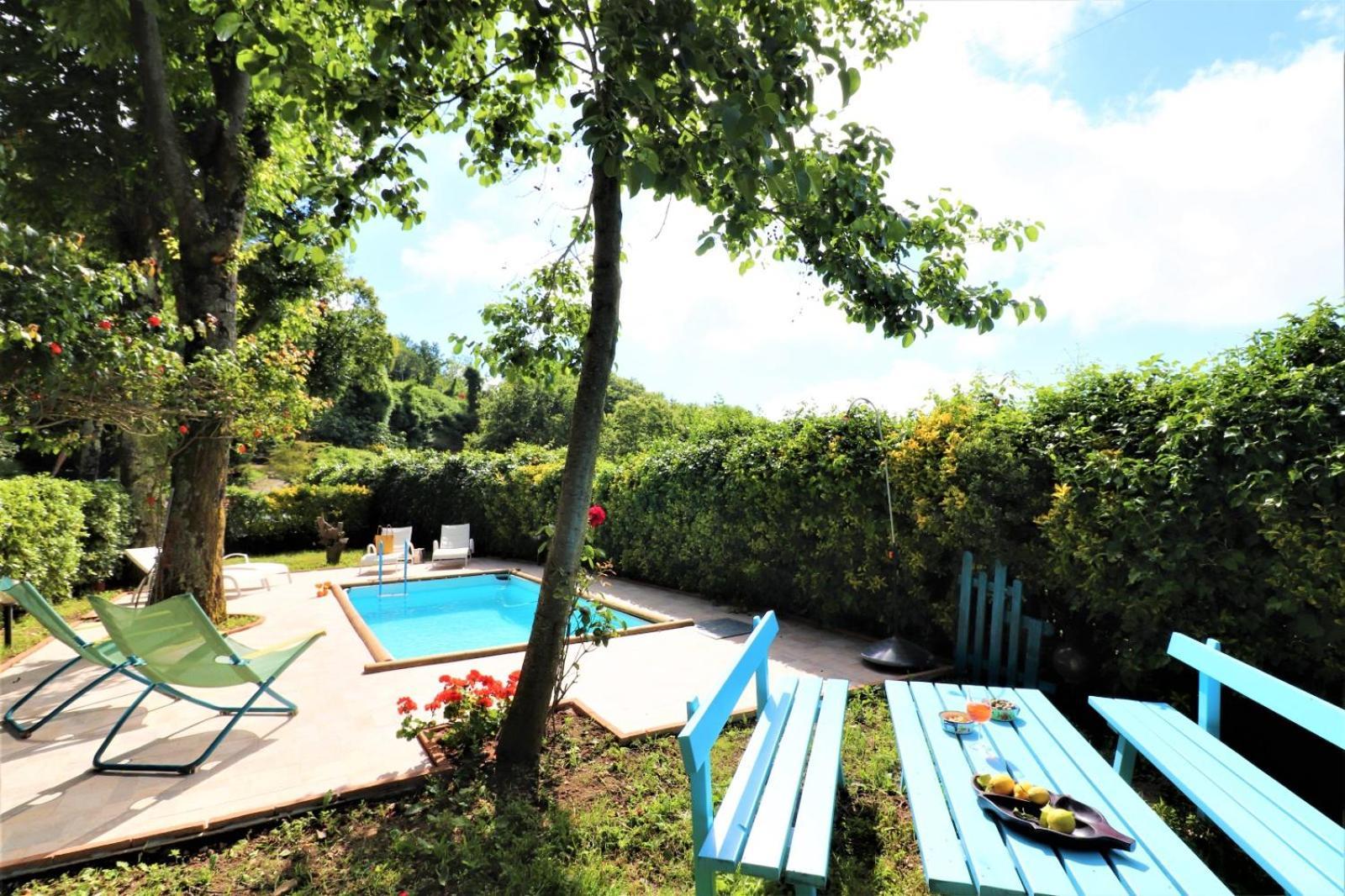 Privata Con Piscina E Biliardo *